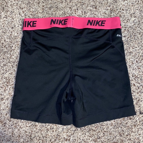 NIKE PRO SHORTS - Picture 3 of 4